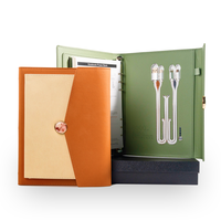 Bloc-notes CARDSILK avec batterie externe et chargement USB, idée cadeau d'entreprise tendance pour Noël et usage au bureau, avec logo personnalisé et coffret cadeau