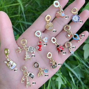 CZ8919 18k oro torre Eiffel e valigia smalto multicolore ghiacciato Banana coccinella doppia tripla cauzioni ciondoli ciondoli - Product Image 4