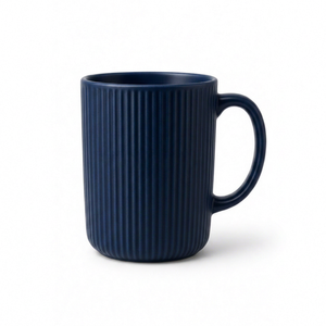 Mug à café en céramique bleu marine mat, design minimaliste rayé, passe au lave-vaisselle, pour usage domestique - Product Image 1