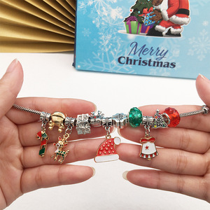 Noël <span class=keywords><strong>calendrier</strong></span> de l'<span class=keywords><strong>avent</strong></span> Bracelets 24 jours compte à rebours de Noël perles bracelets à breloques bricolage artisanat cadeaux bijoux Bracelet Kit de fabrication - Product Image 3