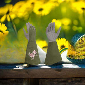 Guantes de jardín de invierno de cuero sintético con flores bordadas a buen precio con altos estándares de seguridad para entrenamientos de invierno - Product Image 3