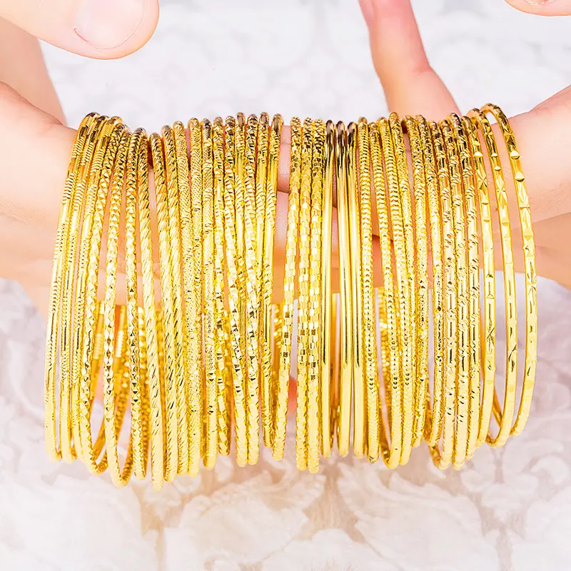 Factory Price Wholesale 60/62/65mm Diameter Thin Solid Gold Bangles 18k Jewelry 2023 Women