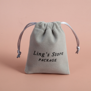 Bolsa de Terciopelo para Joyería con Logotipo Personalizado, 13*18 cm, Color Gris Suave, con Cordón y Estampado Elegante para Empaque de Regalos - Product Image 6