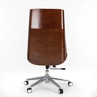 Chaise de bureau de direction en cuir noir à dossier haut, ergonomique, pivotante, avec piètement en bois de noyer courbé et hauteur réglable