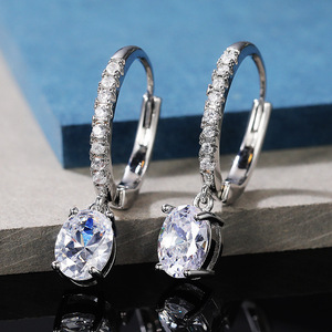 Eleganti Orecchini a Goccia a Forma di Pera per Donne, Gioielli per Orecchie alla Moda con Brillanti Cristalli - Product Image 3