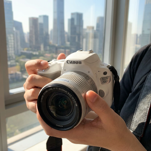 Fotocamera Digitale Usata <span class=keywords><strong>Canon</strong></span> 200D con Obiettivo 18-55mm, 24.2MP, Dual Pixel AF, WiFi, DSLR per Vlogging, Certificata, Ricondizionata, per Esportazione - Product Image 1