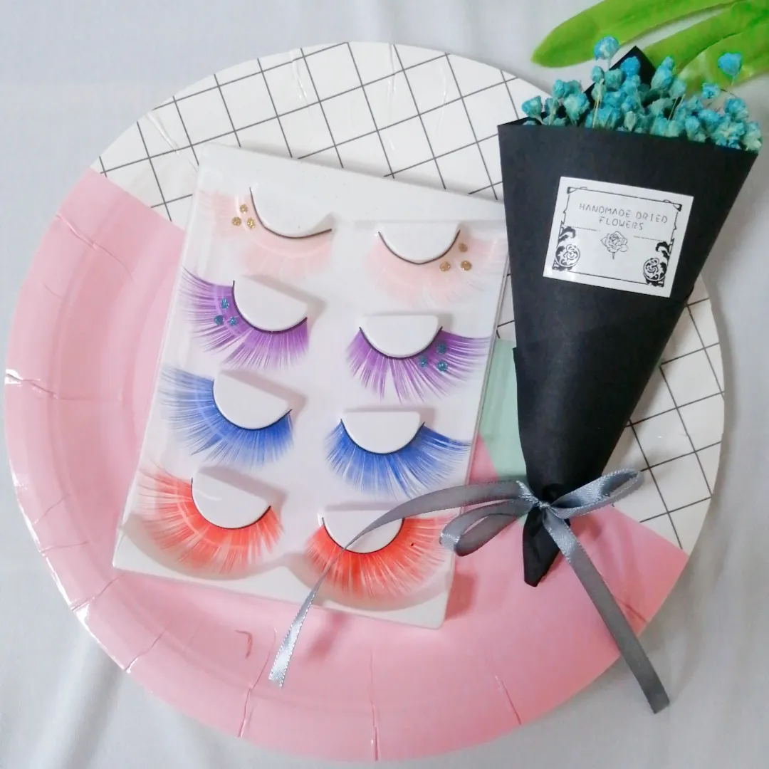 2023 hot selling 4 pairs colorful eyelashes crazy false eyelash 3d fiber cases for eyelashes