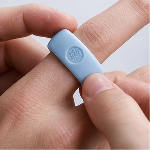 Coque hexagonale bleu glace pour Oura Ring 4 Gen 3, protection en silicone avec logo personnalisé, emblème nid d'abeille, design moderne et fin - Product Image 6