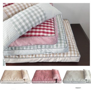 Cama para Perros Pequeños de Poliéster con Estampado Cuadrado Multicolor Personalizado con Logotipo, Lavable, de Lujo - Product Image 4