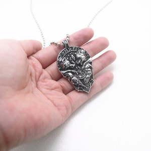 Collier pendentif loup Yunnique en acier titane pour homme, design animalier, style hip-hop, idéal pour les soirées - Product Image 4