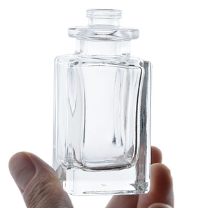 Flacon de parfum carré transparent de 30 ml avec boucle en forme de carte et bouchon sphérique, flacon vaporisateur épaissi de 50 ml avec bouchon à pas. - Product Image 2