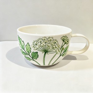 Taza de café de porcelana personalizada, diseño de hierba de anís pintado a mano, perfecta para las vacaciones - Product Image 5
