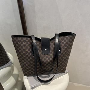 <b>Large</b> Capacity Women's <b>Bag</b> Spring 2025 Designer Tote <b>Bag</b> The Best-selling Women's <b>Shoulder</b> <b>Bag</b> - Product Image 4