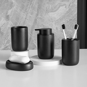 Juego <span class=keywords><strong>de</strong></span> Baño <span class=keywords><strong>de</strong></span> Cerámica Minimalista <span class=keywords><strong>de</strong></span> Lujo en Negro Mate/Blanco/Gris, Dispensador <span class=keywords><strong>de</strong></span> Jabón, Vaso para <span class=keywords><strong>Cepillo</strong></span> <span class=keywords><strong>de</strong></span> Dientes, <span class=keywords><strong>Jabonera</strong></span>, Portacepillos <span class=keywords><strong>de</strong></span> Dientes, Kit <span class=keywords><strong>de</strong></span> Almacenamiento - Product Image 2