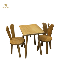 Juego de Mesa y Sillas Infantiles de Madera Maciza Moderna Lumora Furniture - Duradero y Fácil de Montar para Dormitorio y Uso en Exteriores - Product Image 1