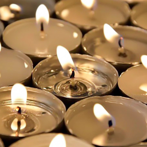 شموع شاي بيضاء فاخرة بدون رائحة - وقت احتراق 4/6/8 ساعات في أكواب ألومنيوم للبيع بالجملة - Product Image 4