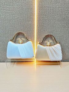 Nouvelle pochette de soirée plissée en polyester avec perles pour femme, avec fermoir à loquet, sensation haut de gamme Tanjing - Product Image 4