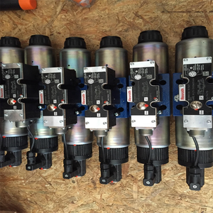 Válvula de Control Direccional Proporcional 4WREE 10 E75-2X/G24K31/A1V - Product Image 3