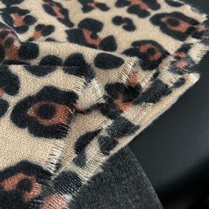 Zifeng OEM mode écharpe imprimé léopard pour l'automne et l'hiver femmes moderne <span class=keywords><strong>sauvage</strong></span> beauté cachemire chaud châle - Product Image 2