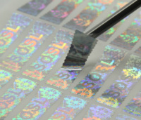 Etiquetas de Seguridad Holográficas Plateadas Personalizadas, Etiquetas Anti-falsificación Láser, Fabricante de Impresión de Etiquetas con Sello de Logotipo 3D Personalizado