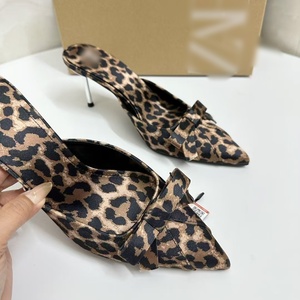 Nuevos zapatos de mujer de QuiteS Za, decoración de lazo con estampado de leopardo de verano, mulas de tacón alto puntiagudas, medias chanclas poco profundas para exteriores - Product Image 3