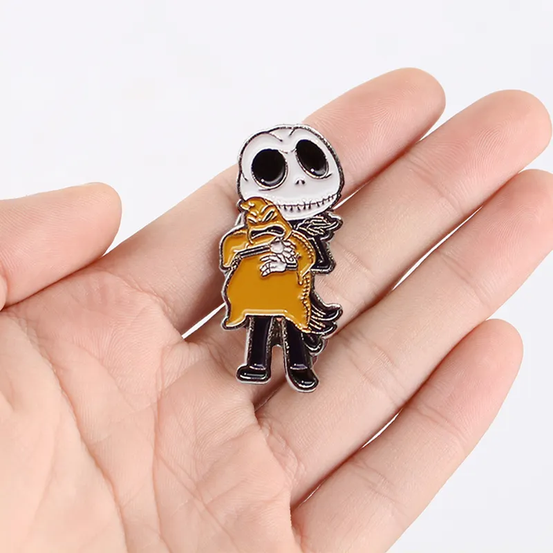 Effrayant ours tenant diable émail broche Creepy laid diable Halloween badge Cadeaux pour enfants