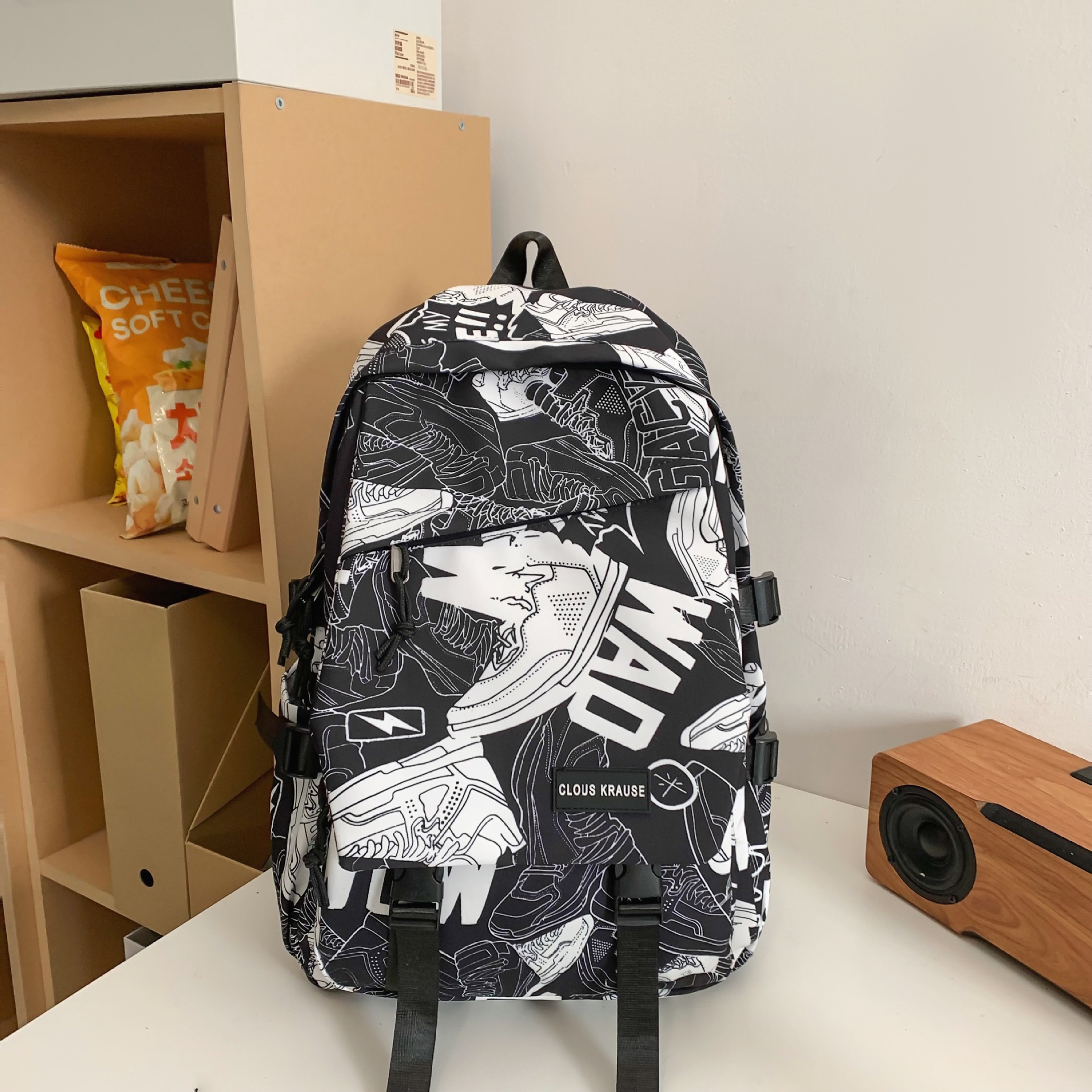 Black without pendant