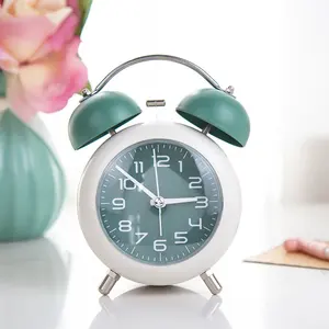 Wholesale 4 Inch Vintage Small Analog Silent Backlight Clock Battery Operated Table Desk Alarm With Metal Twin Bell Alarm Clock