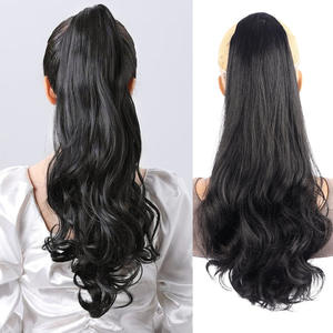 <span class=keywords><strong>Queue</strong></span> <span class=keywords><strong>de</strong></span> <span class=keywords><strong>cheval</strong></span> synthétique à nouer <span class=keywords><strong>de</strong></span> 18 pouces légèrement ondulée et dégradée, résistante à la chaleur, en fibre haute température pour femmes européennes - Product Image 1