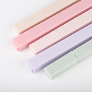 Venta al por mayor personalizado multicolor macarrón resaltador pluma 12 colores Pastel Punta de pincel oblicua Punta de pincel plana conjunto con logotipo personalizado - Product Image 5