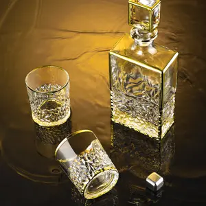 Venta al por mayor Vaso de whisky Exquisito Flagon Vaso de whisky y piedra Set Top Crystal Vaso de whisky Set de regalo