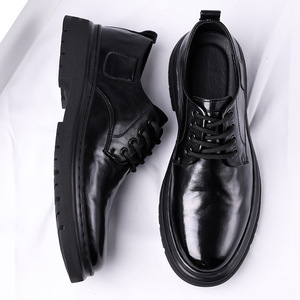 รองเท้าลำลองหนังแก้วผู้ชาย ส้นเตี้ย พื้นยาง รองรับแรงกระแทก เหมาะสำหรับเดินเล่นและพักผ่อน - Product Image 2