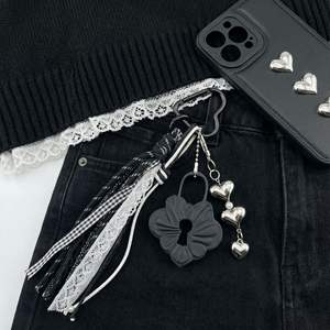 Breloque de sac Coquette Flower Lock imprimée en 3D PLA, pendentif trou de serrure, porte-clés Balletcore avec pompon en dentelle, décoration de sac à main Y2K pour fille tendance et cool - Product Image 6