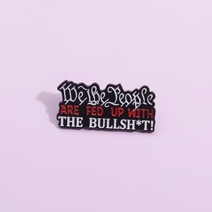 Broche en alliage élégante et créative avec texte rouge 'Fed Up' pour accessoires vestimentaires, technique de moulage métallique, vente en gros - Product Image 2