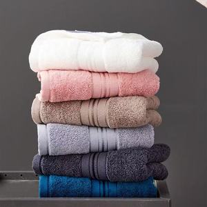 Serviettes <span class=keywords><strong>de</strong></span> <span class=keywords><strong>bain</strong></span> 100% coton en vrac-90x180cm <span class=keywords><strong>700g</strong></span>, utilisation <span class=keywords><strong>de</strong></span> SPA/Gym/hôtel, OEM/ODM disponible - Product Image 4