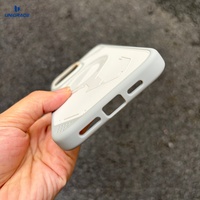Coque magnétique pour iPhone, fabriquée par Mag Magnetic Phone Case Manufacturer, pour filles.