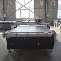 Plotter de Corte CNC de Alta Velocidad Yuchen para la Fabricación de Muestras de Ropa, Suministro Directo de Fábrica