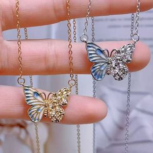 Collana Personalizzata con Ciondolo a Cuore e Rosa, Base in Ottone Placcato Oro 18k, Gioielli Floreali Romantici - Product Image 3