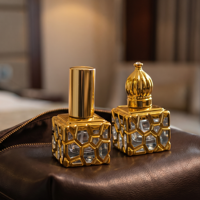 Flacon de parfum carré en verre de 10 ml avec applicateur à bille doré, rechargeable, pour huiles essentielles, échantillon de voyage, cadeau