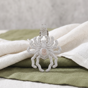 Pendentif Araignée Moissanite Iced Out en Argent, Bijou de Luxe Hiphop pour Fêtes et Événements - Product Image 3