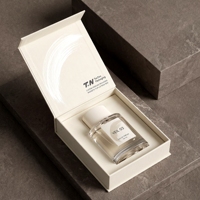 Boîte à parfum rigide de style livre blanc magnétique premium personnalisée avec insert ajusté pour présentation et emballage cadeau de parfum