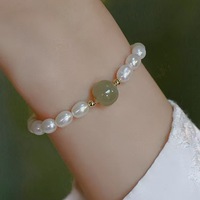 Bracelet en perles d'agate verte et de perles d'eau douce de haute qualité fait à la main