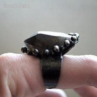 Bague Statement Steampunk Noire en Cristal Morion RM44174, Bague Vampière à Perles Massives, Bijou Gothique Sorcière pour Halloween, Unisexe