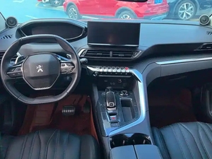 Dongfeng <span class=keywords><strong>Peugeot</strong></span> <span class=keywords><strong>5008</strong></span> SUV intermédiaire <span class=keywords><strong>essence</strong></span> 1.8T 211 ch L4 5 portes 5 places conduite à gauche 2017 2018 - Product Image 2