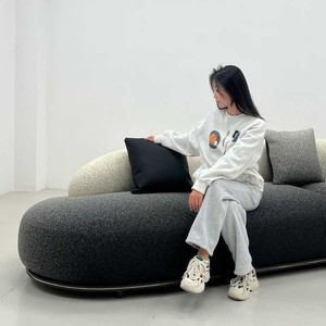 Divano Minimalista Italiano Cielo Stellato, Design Sfumato e ad Arco - Divano di Design per <span class=keywords><strong>Soggiorno</strong></span>, Villa. - Product Image 4