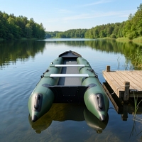 Trois types de kayaks, bateaux pneumatiques, bateaux à pagaie. Ventes directes d'usine, Approvisionnement direct d'usine. Sports nautiques