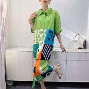 Nuovo Arrivo Autunnale: Abito Midi da Donna in Poliestere con Motivo Geometrico, Plissettato, Ampio, <span class=keywords><strong>Taglie</strong></span> <span class=keywords><strong>Forti</strong></span>, alla Moda e <span class=keywords><strong>Giovanile</strong></span> - Product Image 1