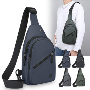 Sac de poitrine de style coréen pour hommes, petit sac à bandoulière bleu foncé pour les voyages d'affaires avec rangement multi-couches et chaîne en fil de couture - Product Image 2