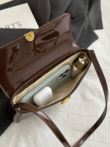 Sac fourre-tout rétro en cuir synthétique PU imperméable avec fermeture éclair pour femme, à porter à l'épaule ou sous le bras - Product Image 3