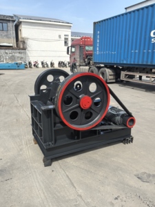 Brand New Upgraded 300*500 Jaw <strong>Crusher</strong> with Built in Screening Heavy Duty Equipment for Construction Site Stone Breaking - Product Image 6